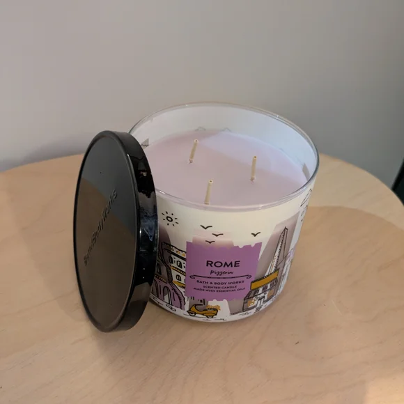 Bath & Body Works Rome Scented Candle - Picture 2 of 5